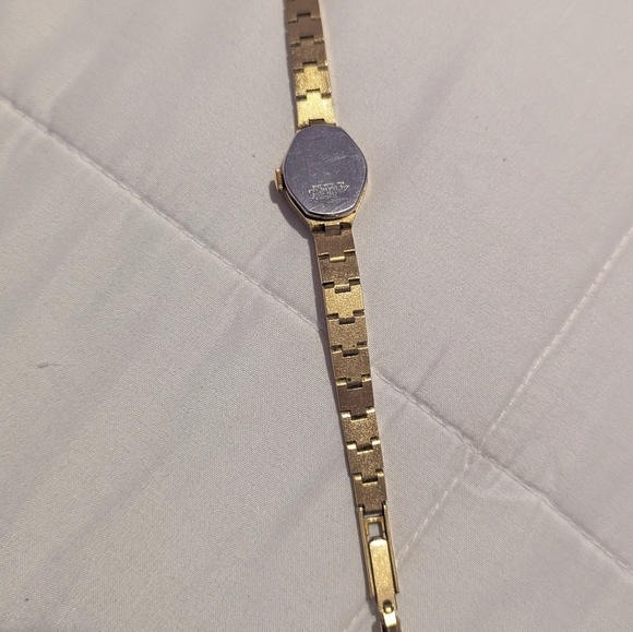 Oris Gold Timepiece with Ivory Dial - Picture 6 of 8